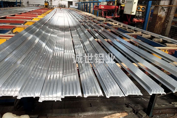 佛山铝方通厂家